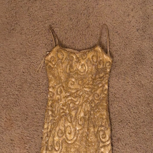 Gorgeous Je Matadi gown - Picture 2 of 7